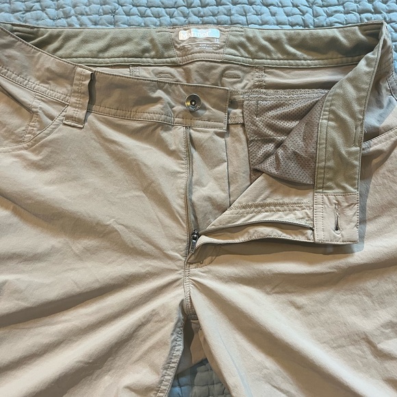 MARMOT - Men’s travel pants- zip off- to shorts. 32”x32”. Excellent condition - Picture 6 of 14